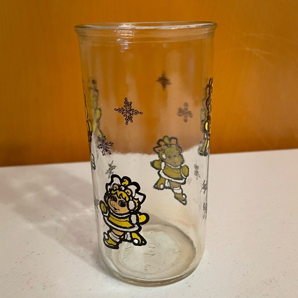 Vintage 80s SnowFlake Christmas Miss Piggy Glass Cup Henson Associates - Picture 4 of 8